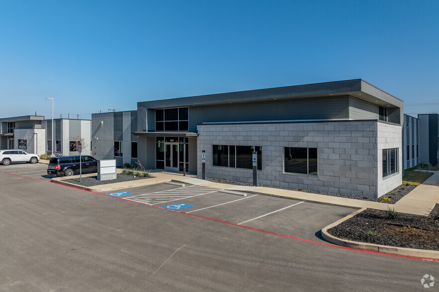 4318 De Zavala Rd, San Antonio, TX for lease - Building Photo - Image 3 of 23