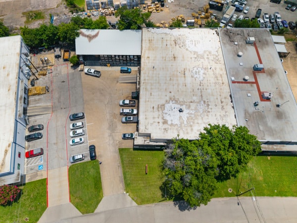 9210 King Arthur Dr, Dallas, TX for sale - Building Photo - Image 3 of 12