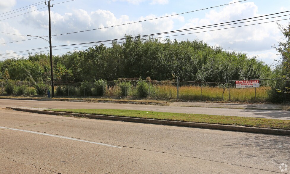 0 W Tidwell Rd, Houston, TX 77022