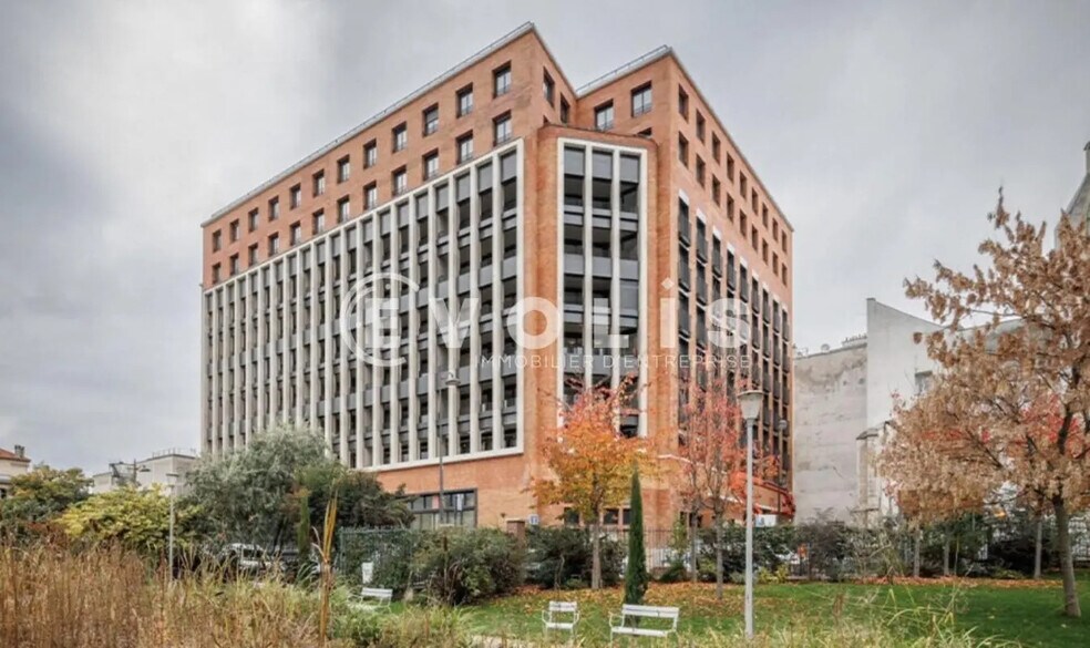 Office in Paris for lease - Building Photo - Image 2 of 3