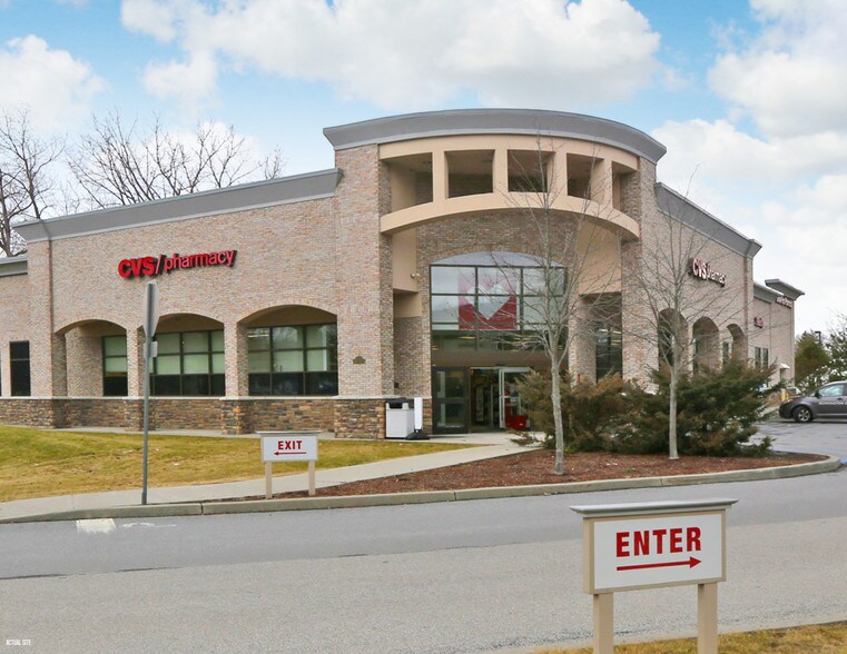 8 Kocher Dr, Bennington, VT for sale - Building Photo - Image 1 of 1