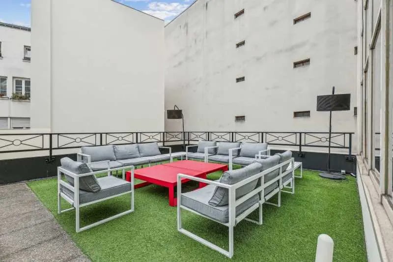 Office in Paris for lease - Building Photo - Image 1 of 13