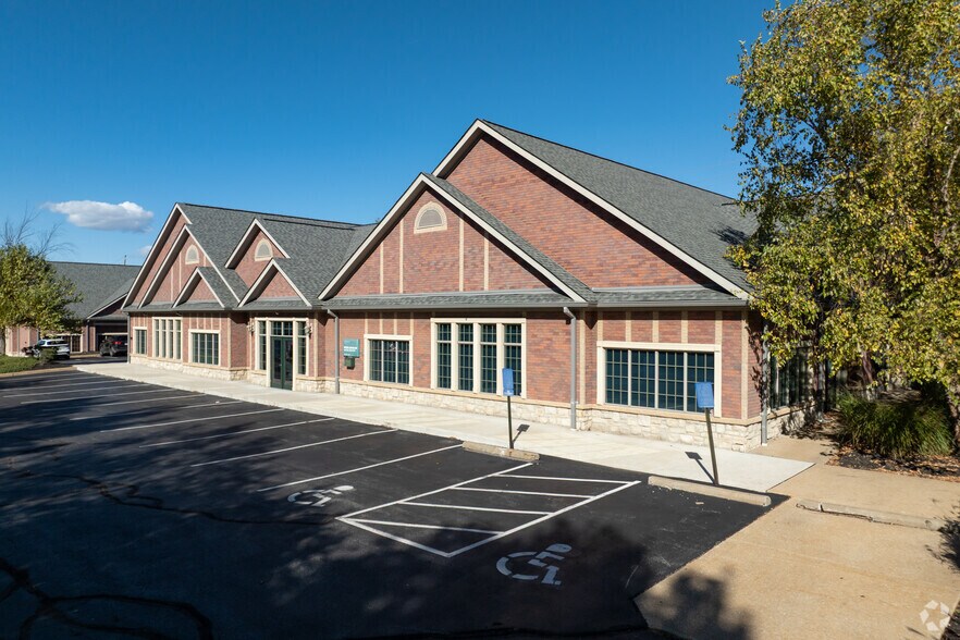 2 West Dr, Chesterfield, MO for sale - Primary Photo - Image 1 of 1