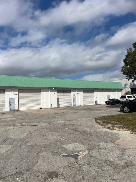 1911 NW 32nd St, Pompano Beach, FL for sale Building Photo- Image 1 of 8