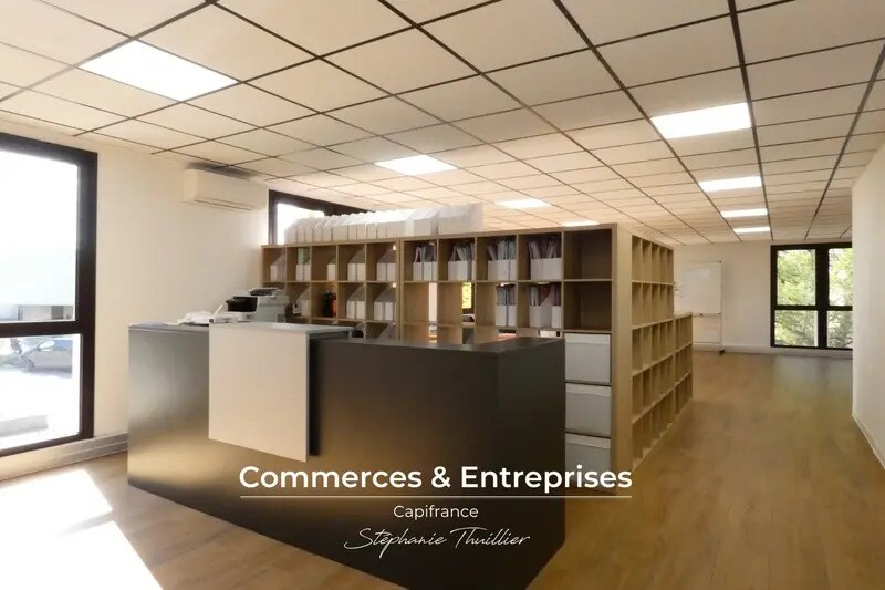 Office in Aix-en-Provence for lease - Building Photo - Image 2 of 12