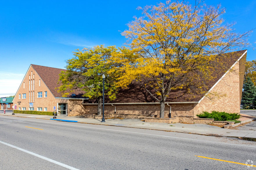 405 Broadway Ave S, Cokato, MN for sale - Building Photo - Image 1 of 56