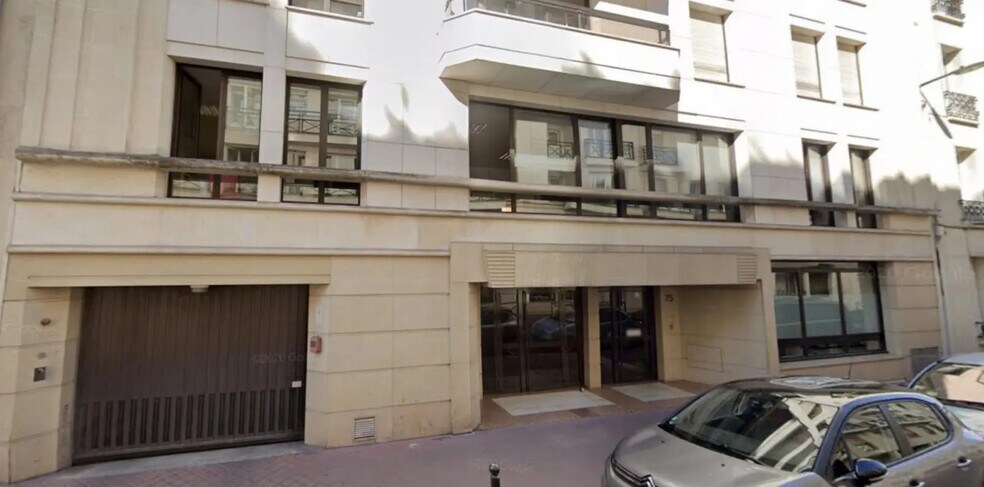 Retail in Levallois-Perret for lease - Building Photo - Image 1 of 8