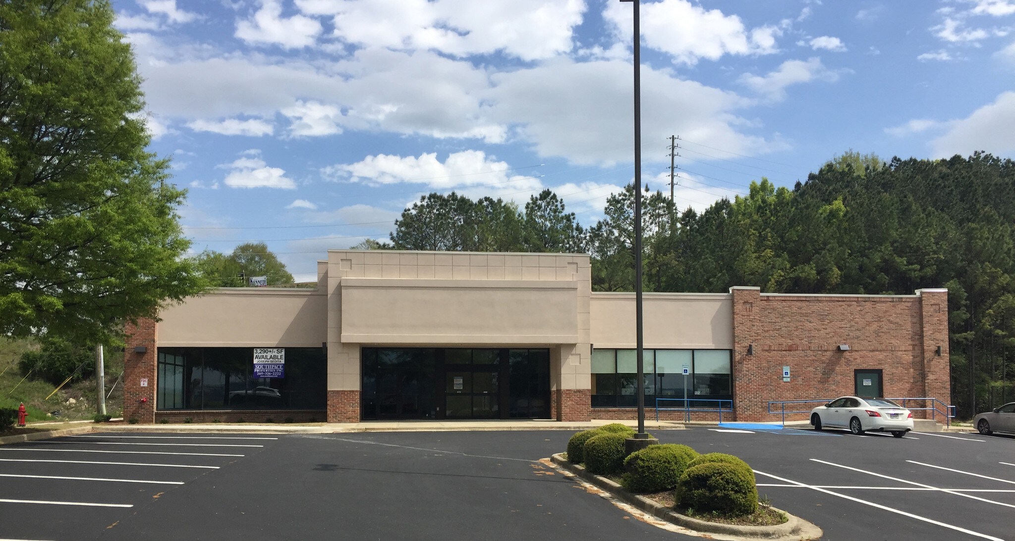 150 Inverness Cors, Birmingham, AL for sale Primary Photo- Image 1 of 1