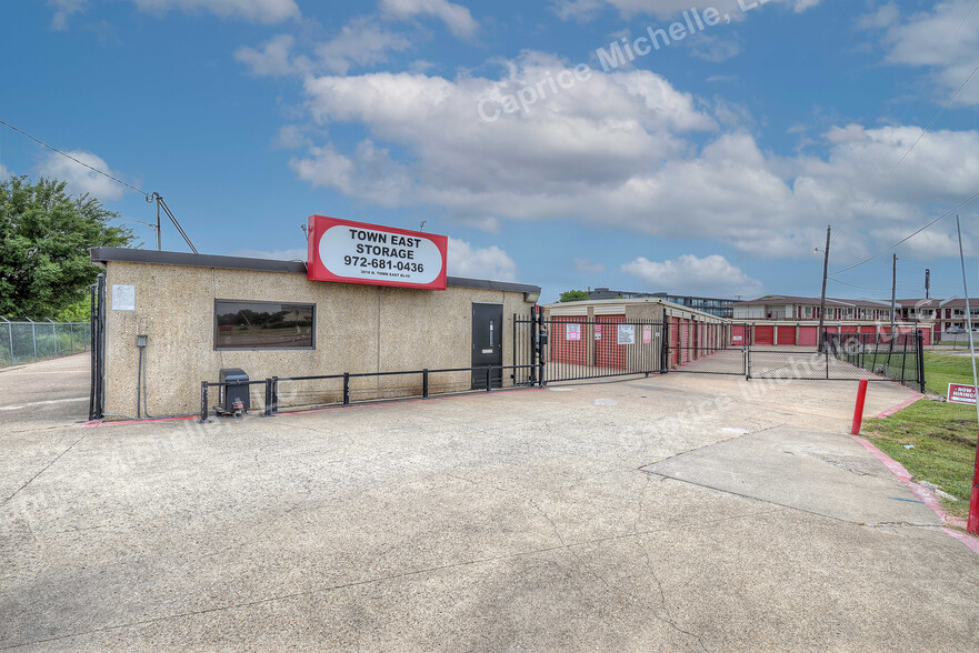 3818 N Town East Blvd, Mesquite, TX for sale - Primary Photo - Image 1 of 32