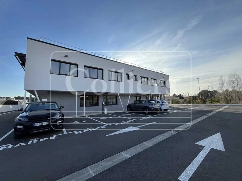 Office in Éguilles for sale - Building Photo - Image 1 of 4