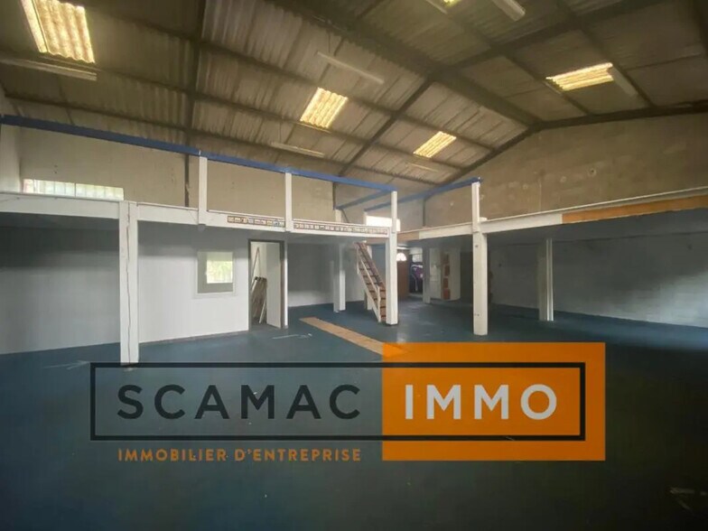 Office in Lambesc for lease - Interior Photo - Image 1 of 7