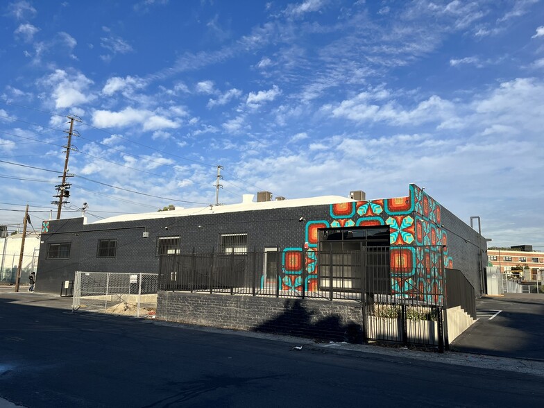 900 E 4th St, Los Angeles, CA for lease - Building Photo - Image 1 of 13