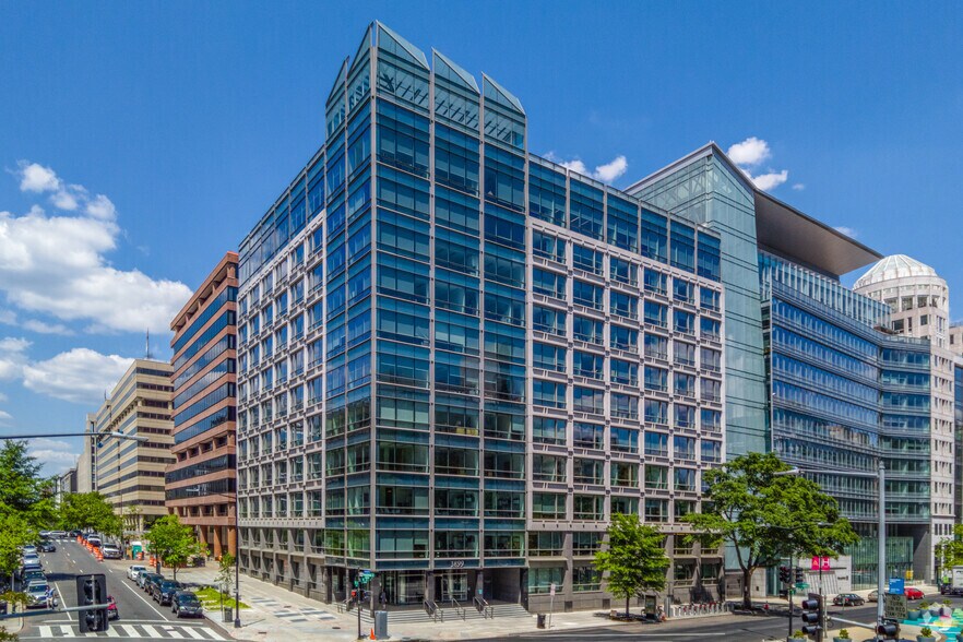 1899 Pennsylvania Ave NW, Washington, DC for lease - Building Photo - Image 2 of 11