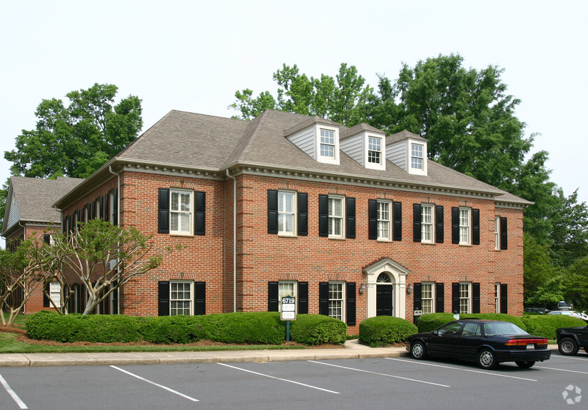 6719 Fairview Rd, Charlotte, NC for lease - Building Photo - Image 3 of 13