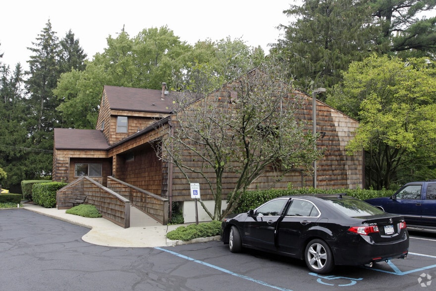 57 N Middletown Rd, Nanuet, NY for sale - Building Photo - Image 2 of 17