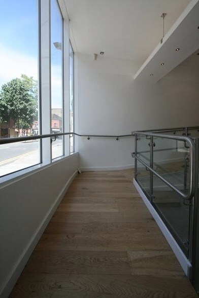 62-64 Farringdon Rd, London for lease - Interior Photo - Image 2 of 4