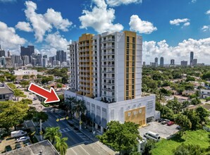 900 SW 8th St, Miami, FL for lease Building Photo- Image 1 of 34