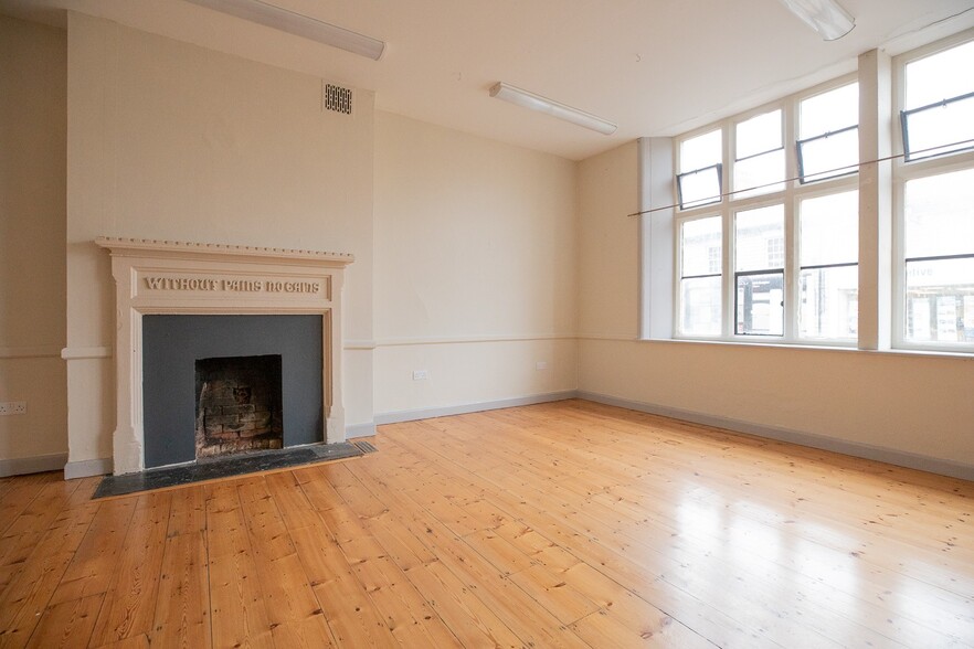 83 High St, Street for lease - Building Photo - Image 2 of 5