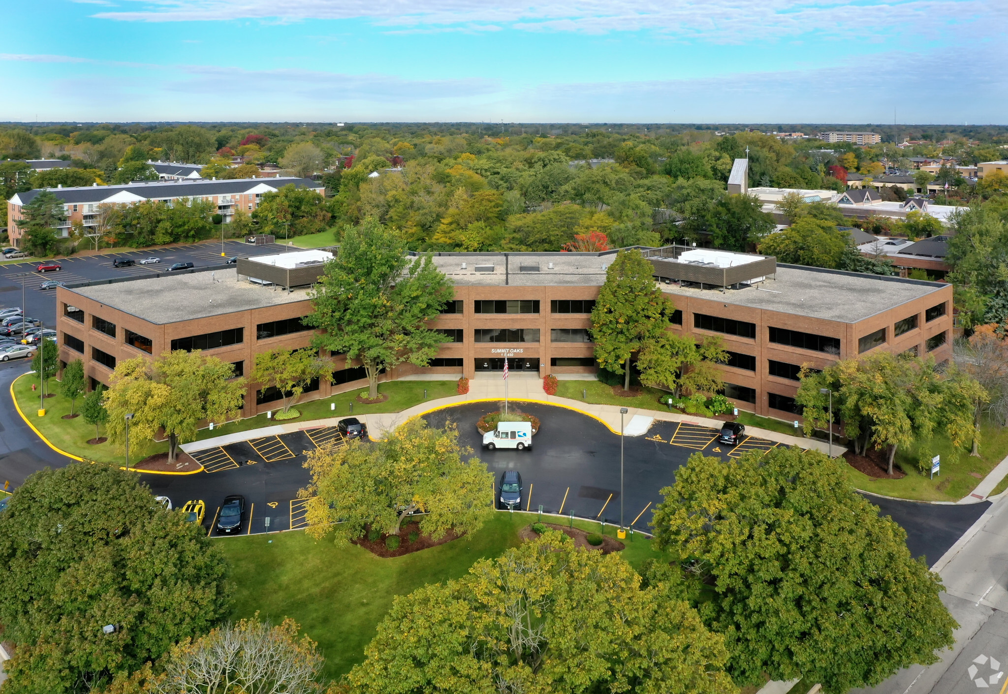 1 S 450 Summit Ave, Oakbrook Terrace, IL for lease Building Photo- Image 1 of 15