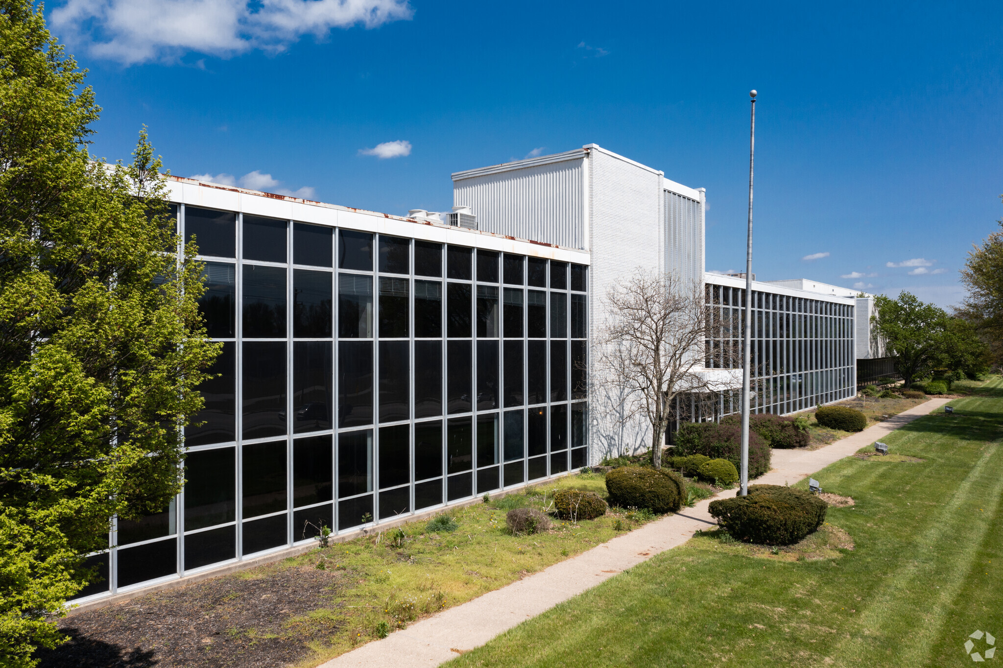 7100 Industrial Rd, Florence, KY for sale Primary Photo- Image 1 of 8