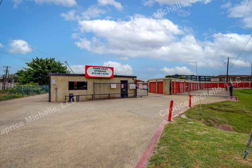 3818 N Town East Blvd, Mesquite, TX for sale - Building Photo - Image 2 of 32