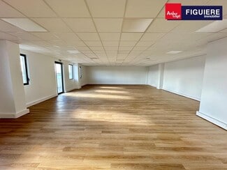 More details for 472 Route D'aix En Provence, Pertuis - Office for Lease