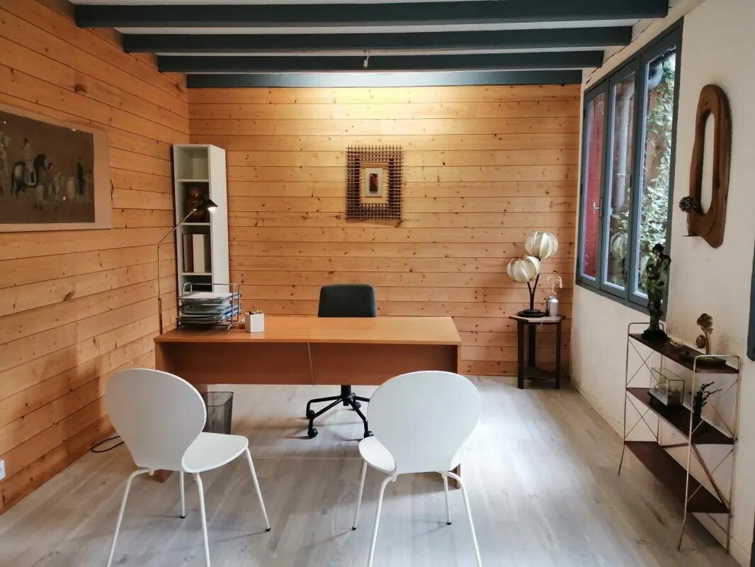 Retail in Bergerac for sale Interior Photo- Image 1 of 5