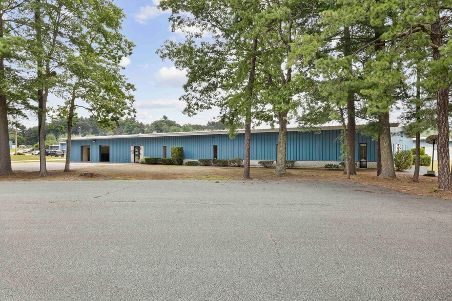 2 Airport Rd, Hopedale, MA for lease - Building Photo - Image 1 of 10