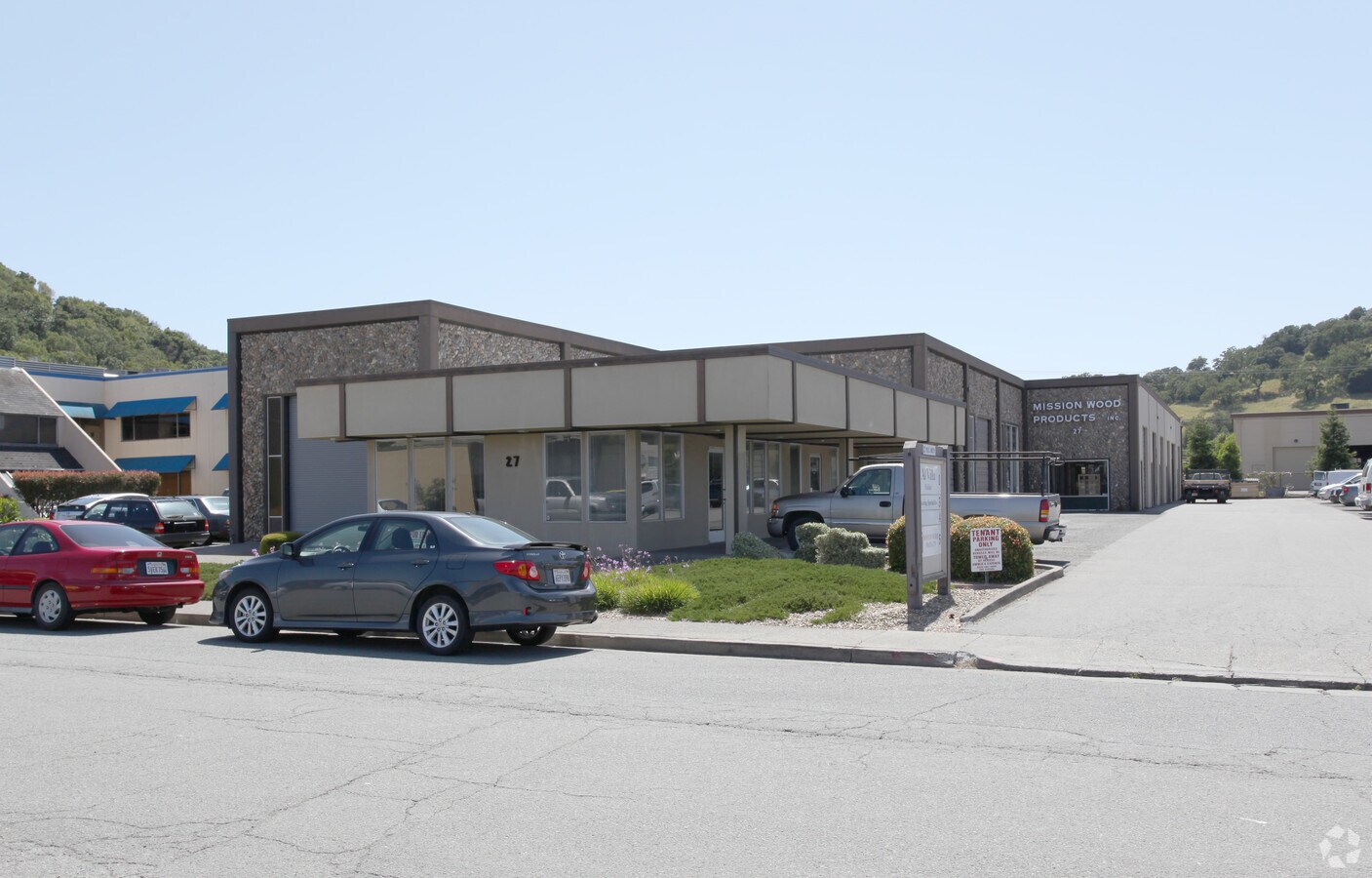 27 Paul Dr, San Rafael, CA 94903