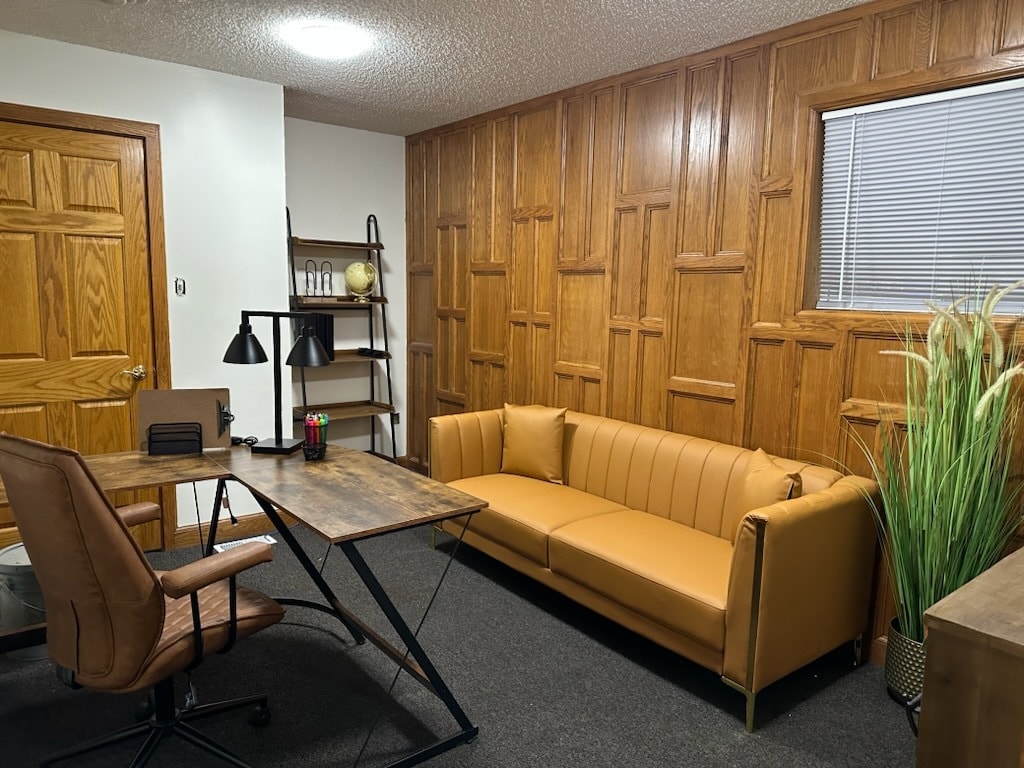 4015 SW 21st St, Topeka, KS for lease Interior Photo- Image 1 of 16