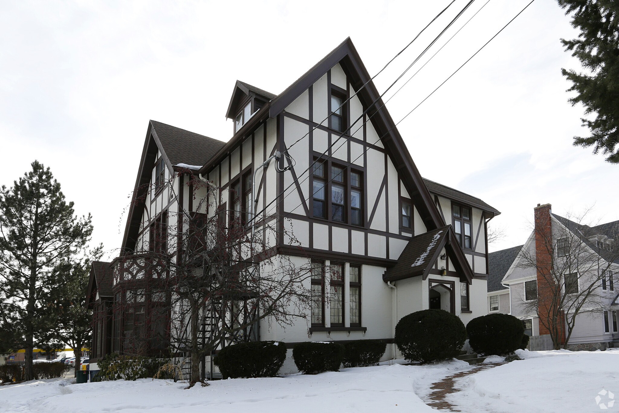 432 Fountain St NE, Grand Rapids, MI for sale Primary Photo- Image 1 of 3