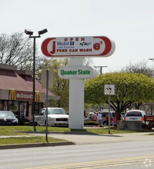 3320 Rochester Rd, Royal Oak, MI for sale - Building Photo - Image 2 of 4