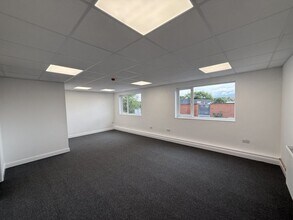 Hewell Rd, Redditch for lease Interior Photo- Image 1 of 4