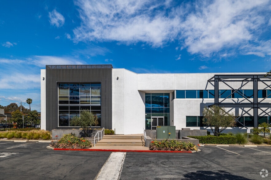 2201 E El Segundo Blvd, El Segundo, CA for sale - Building Photo - Image 3 of 16