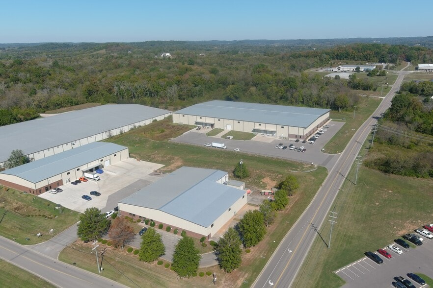 1357 Gateway Dr, Gallatin, TN for lease - Building Photo - Image 3 of 4