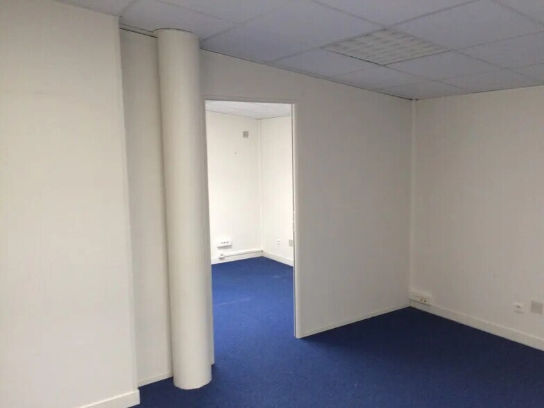 Office in Quimper for lease - Interior Photo - Image 3 of 4