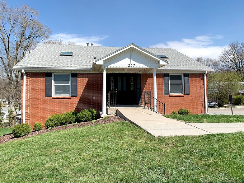 207 Galvin Rd, Bellevue, NE for sale - Building Photo - Image 1 of 1