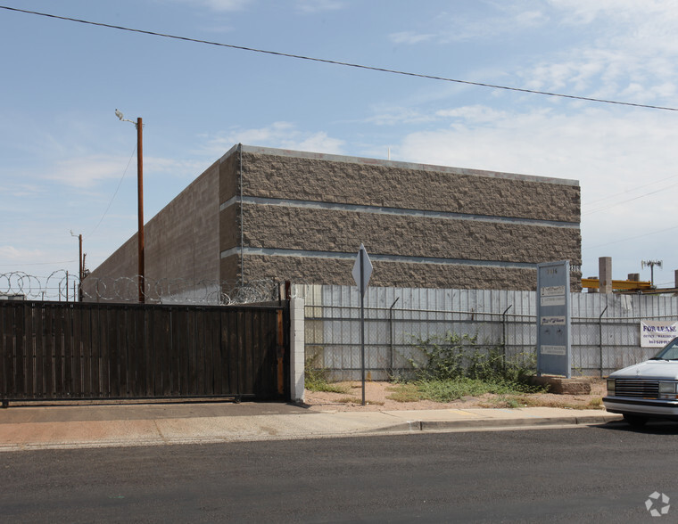 2816 E Jones Ave, Phoenix, AZ for lease - Building Photo - Image 2 of 17