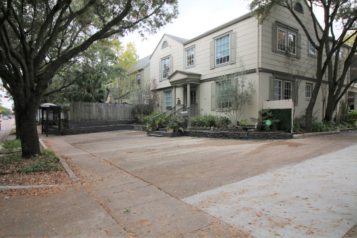 2240 St, Houston, TX 77005