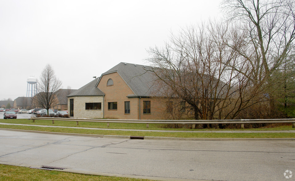 3913-3931 Berry Leaf Ln, Hilliard, OH for lease - Building Photo - Image 2 of 9