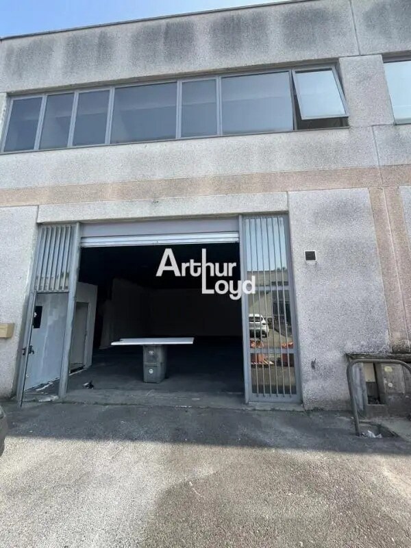 Flex in Antibes for lease Building Photo- Image 1 of 9
