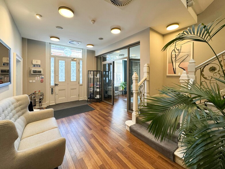21 Devonshire St, London for lease - Interior Photo - Image 3 of 19