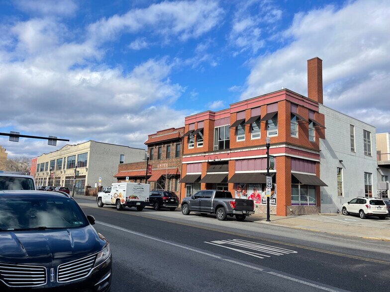 2325 E Carson St, Pittsburgh, PA for lease - Building Photo - Image 2 of 17