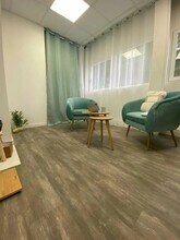 10 Rue Du Lieutenant Parayre, Aix-en-Provence for lease Building Photo- Image 2 of 11