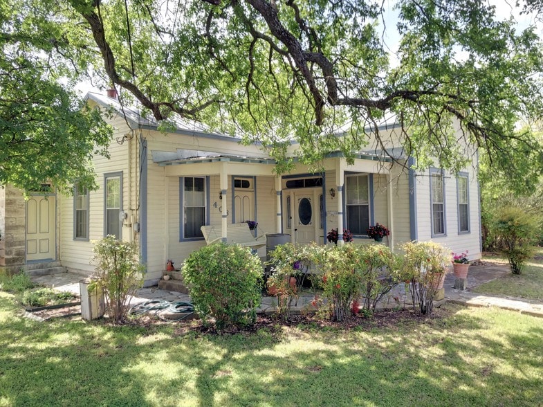 403 W Austin St, Fredericksburg, TX for sale - Primary Photo - Image 1 of 1