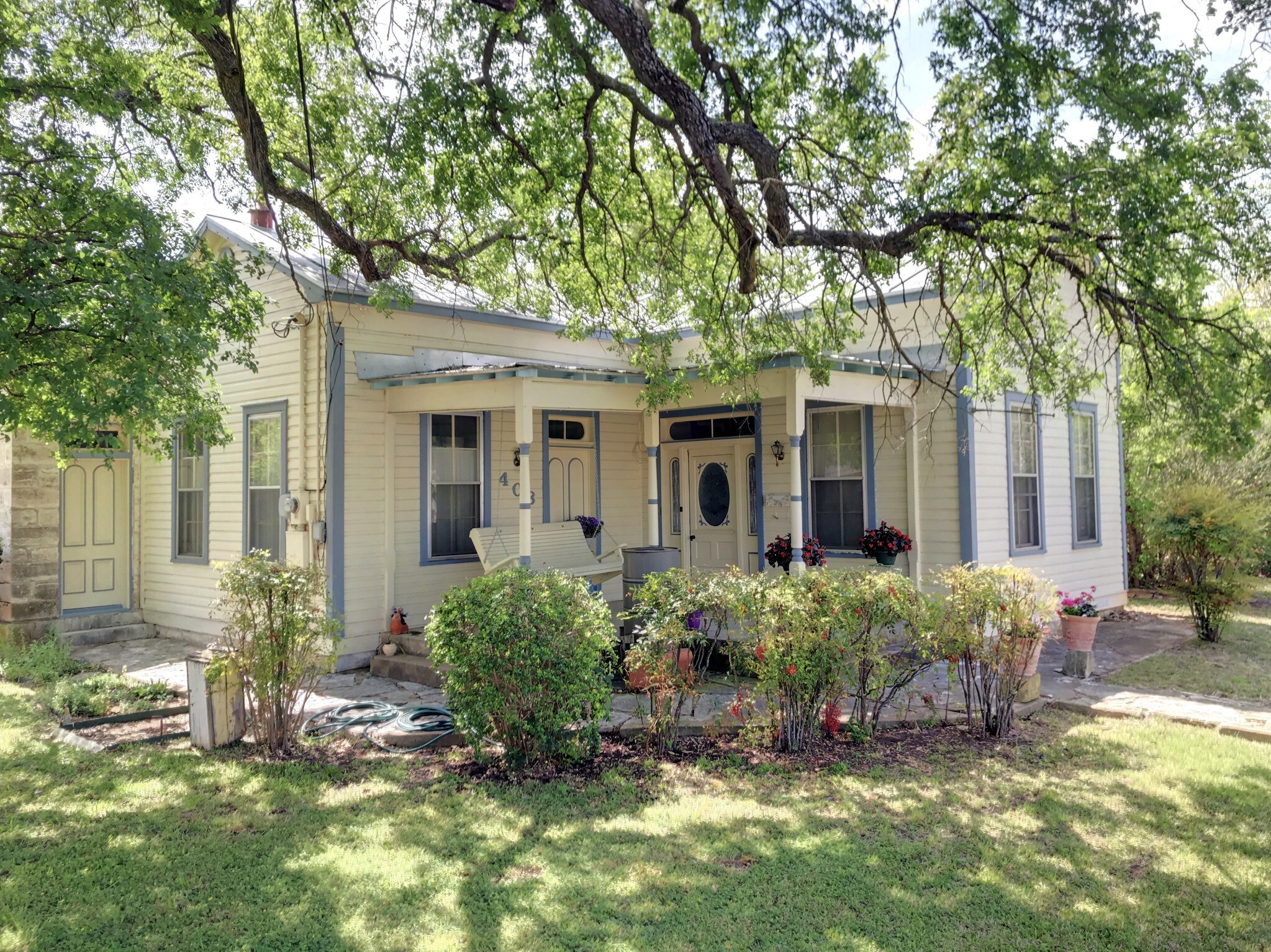 403 W Austin St, Fredericksburg, TX for sale Primary Photo- Image 1 of 1