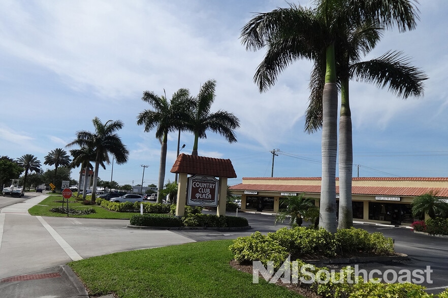 3800 SE Dixie Hwy, Stuart, FL for lease - Building Photo - Image 2 of 8