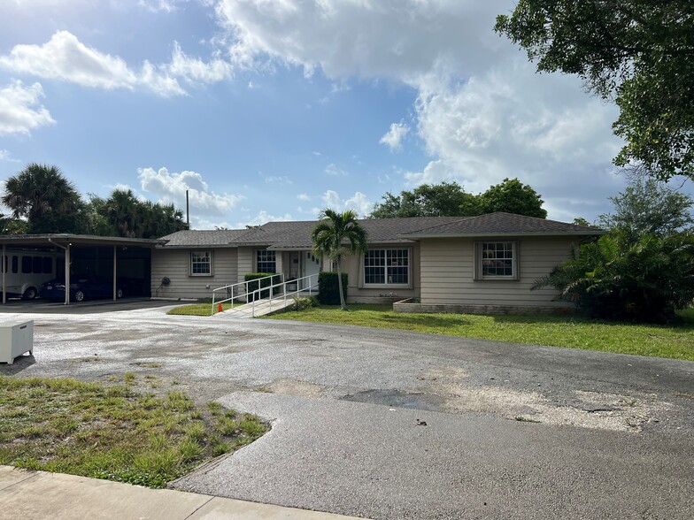 202 Palm Ct, Delray Beach, FL for sale - Building Photo - Image 2 of 18