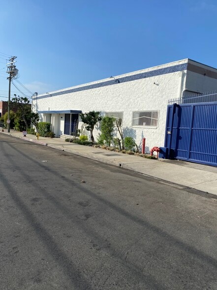9281 Borden Ave, Sun Valley, CA for lease - Building Photo - Image 3 of 18