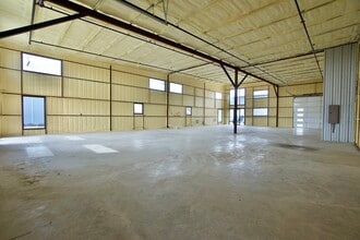 21901 US-79 Hwy, Taylor, TX for lease Building Photo- Image 2 of 5